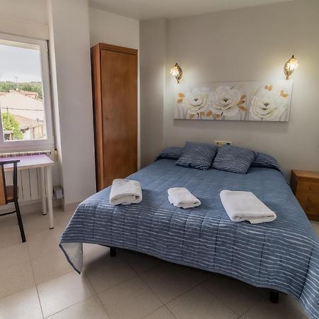 Villalonquéjar Hostal - Restaurante La Buena Villa By Vivere Stays מראה חיצוני תמונה