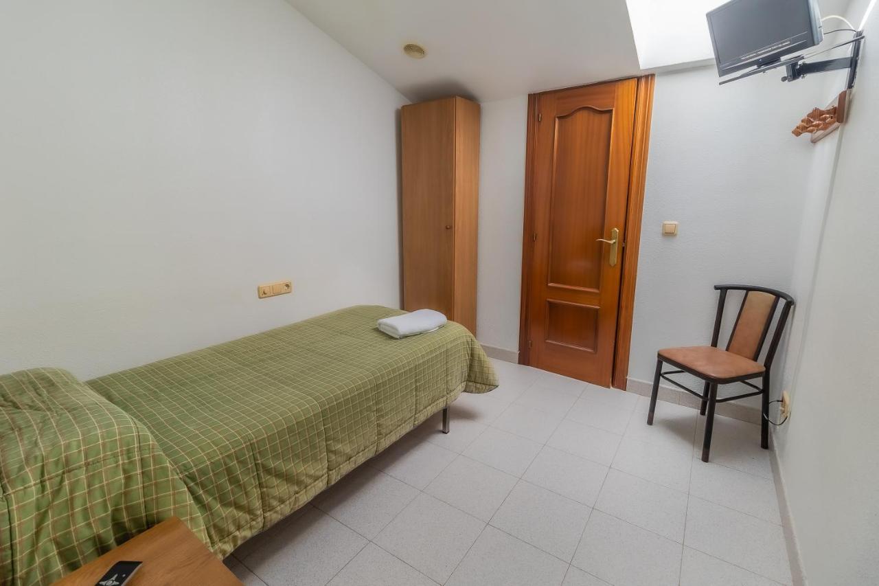 Villalonquéjar Hostal - Restaurante La Buena Villa By Vivere Stays מראה חיצוני תמונה