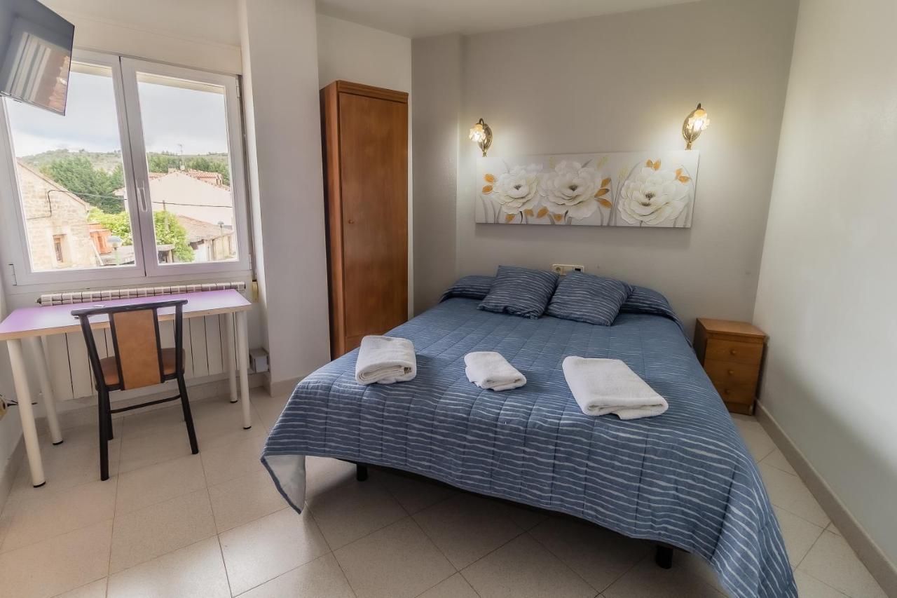 Villalonquéjar Hostal - Restaurante La Buena Villa By Vivere Stays מראה חיצוני תמונה