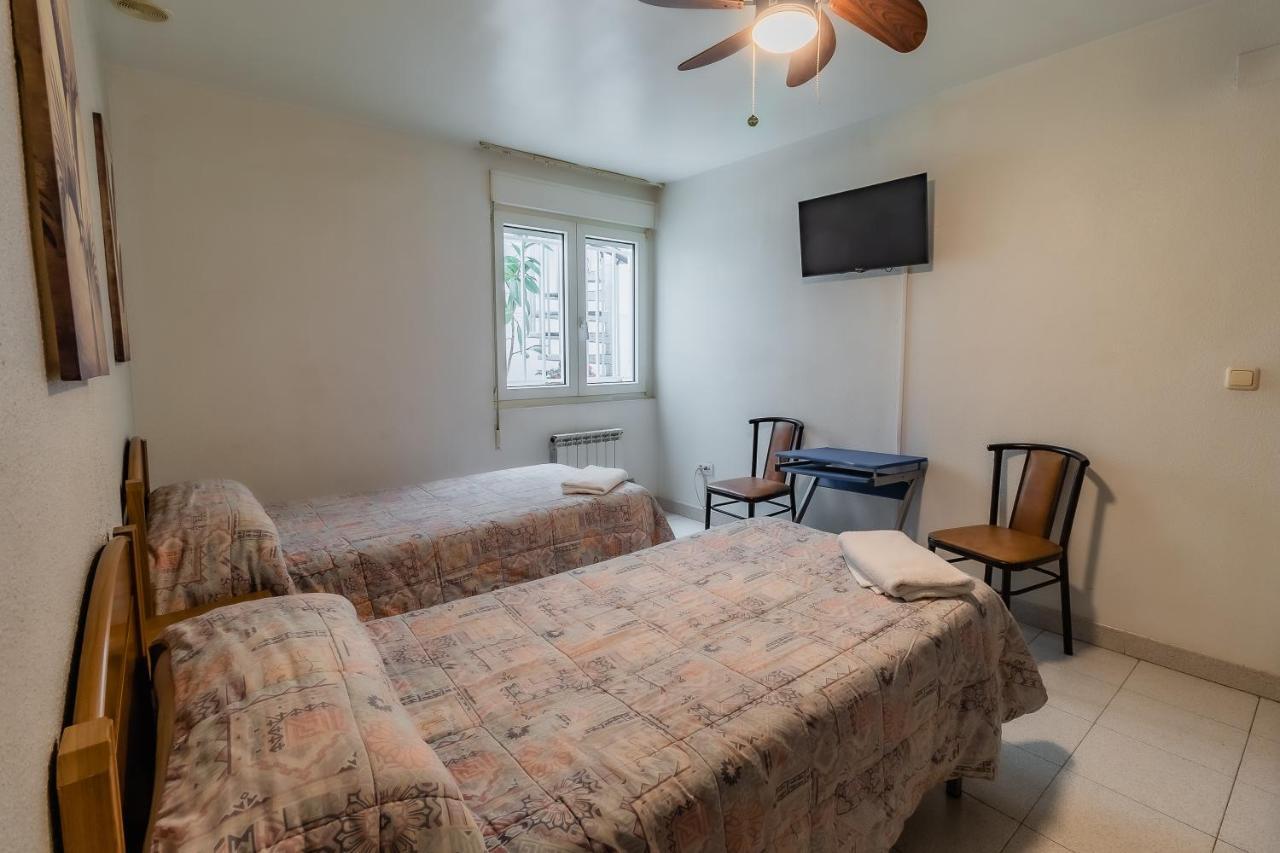 Villalonquéjar Hostal - Restaurante La Buena Villa By Vivere Stays מראה חיצוני תמונה