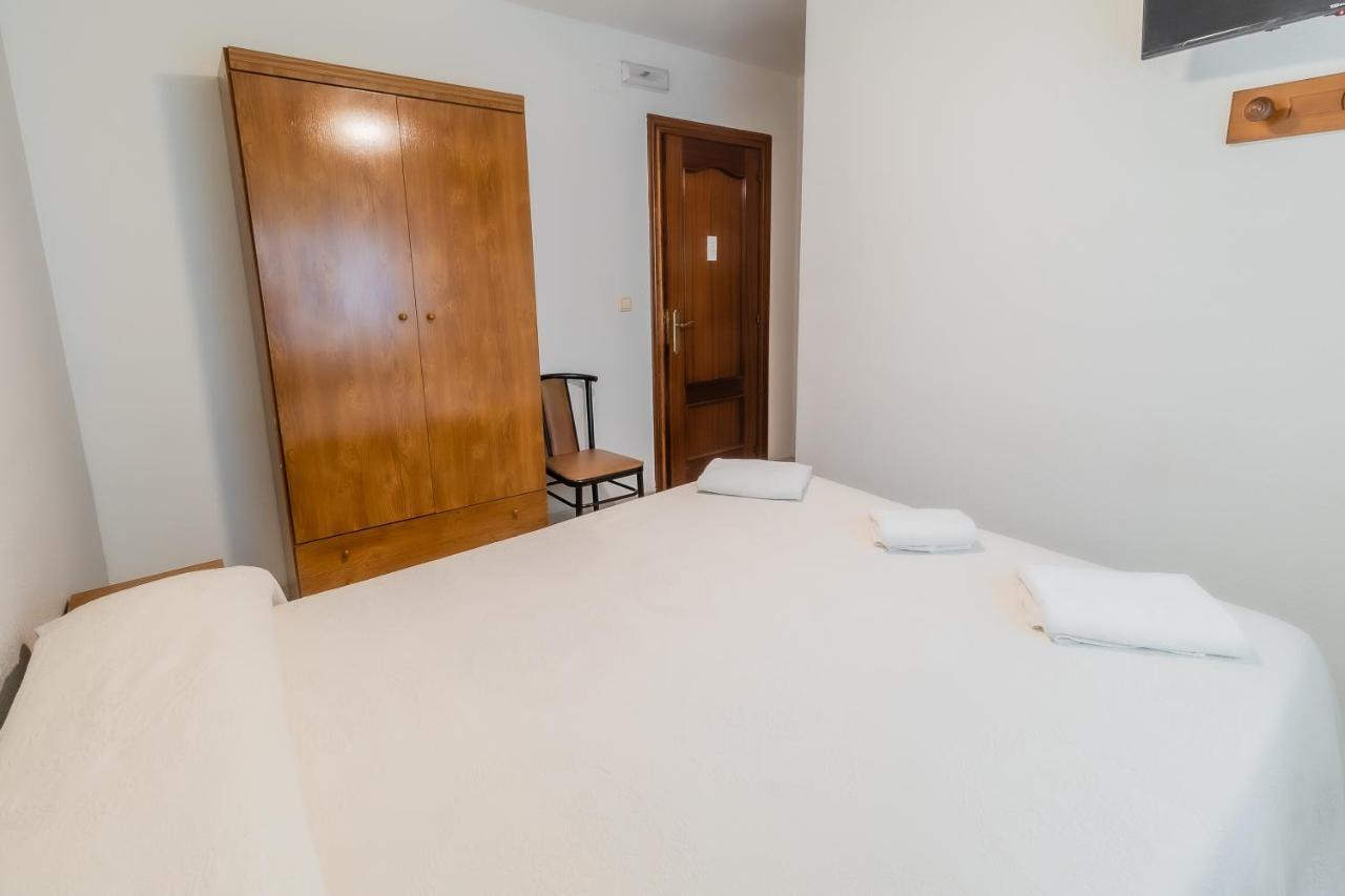 Villalonquéjar Hostal - Restaurante La Buena Villa By Vivere Stays מראה חיצוני תמונה