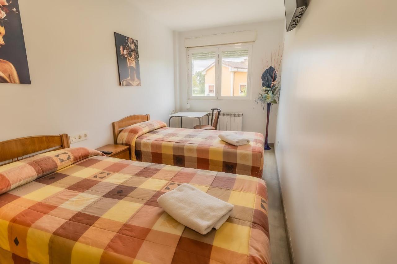 Villalonquéjar Hostal - Restaurante La Buena Villa By Vivere Stays מראה חיצוני תמונה