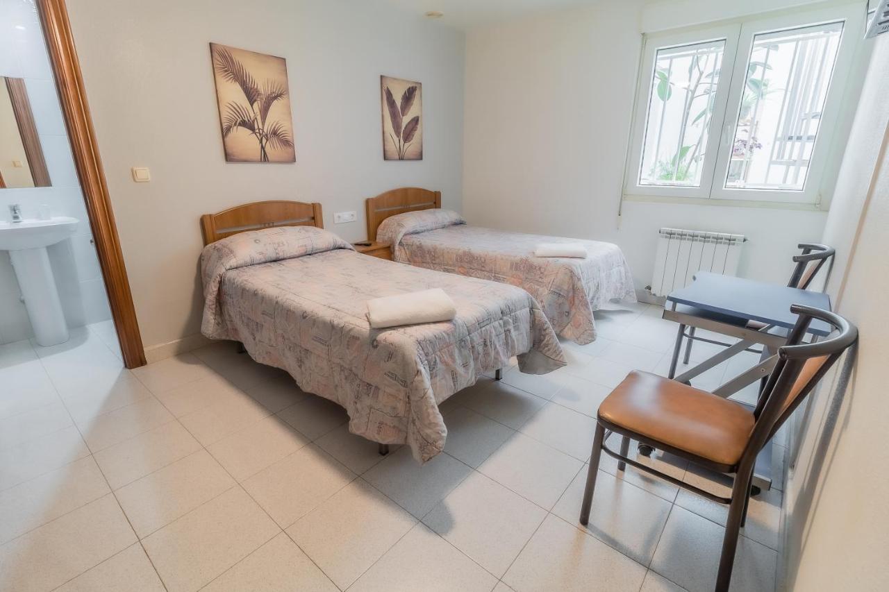 Villalonquéjar Hostal - Restaurante La Buena Villa By Vivere Stays מראה חיצוני תמונה