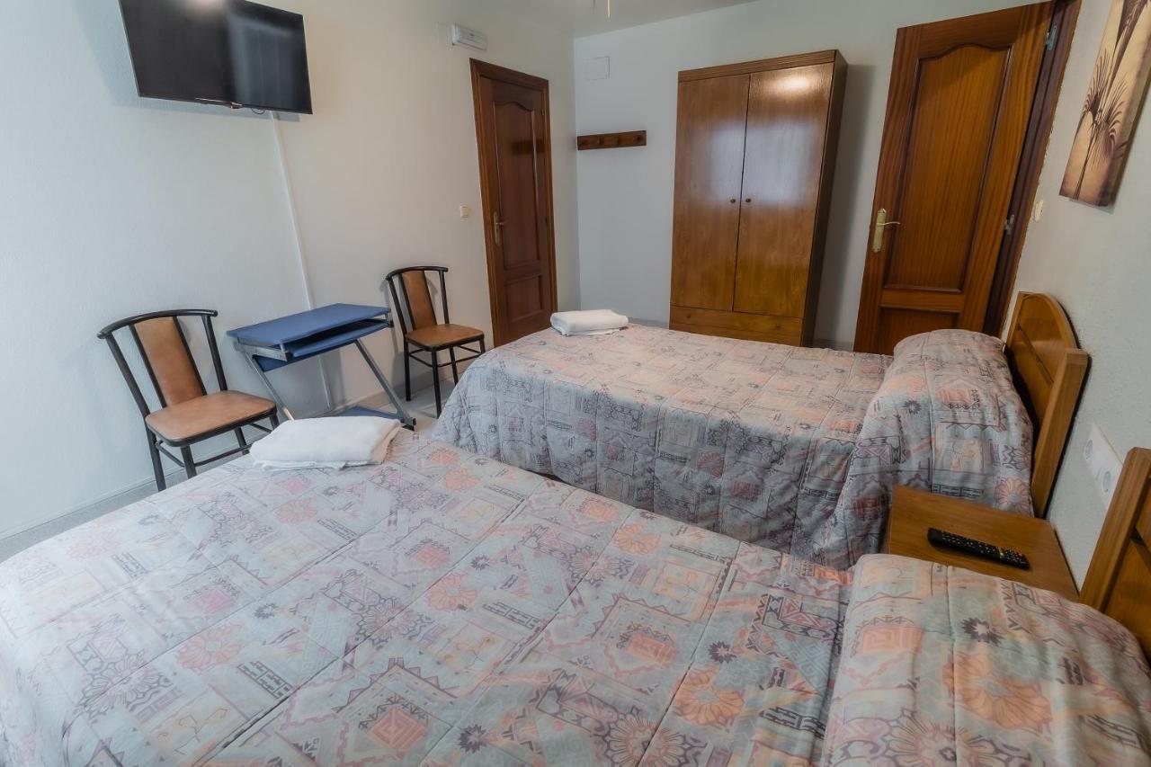 Villalonquéjar Hostal - Restaurante La Buena Villa By Vivere Stays מראה חיצוני תמונה