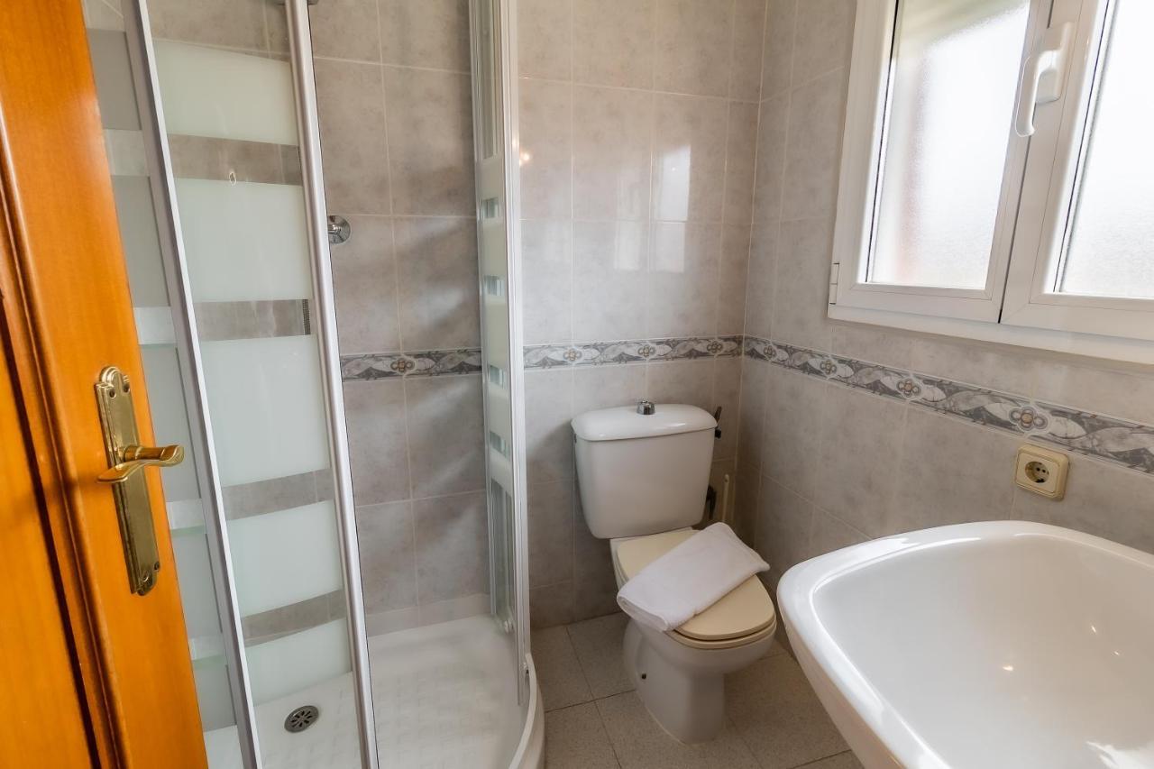 Villalonquéjar Hostal - Restaurante La Buena Villa By Vivere Stays מראה חיצוני תמונה
