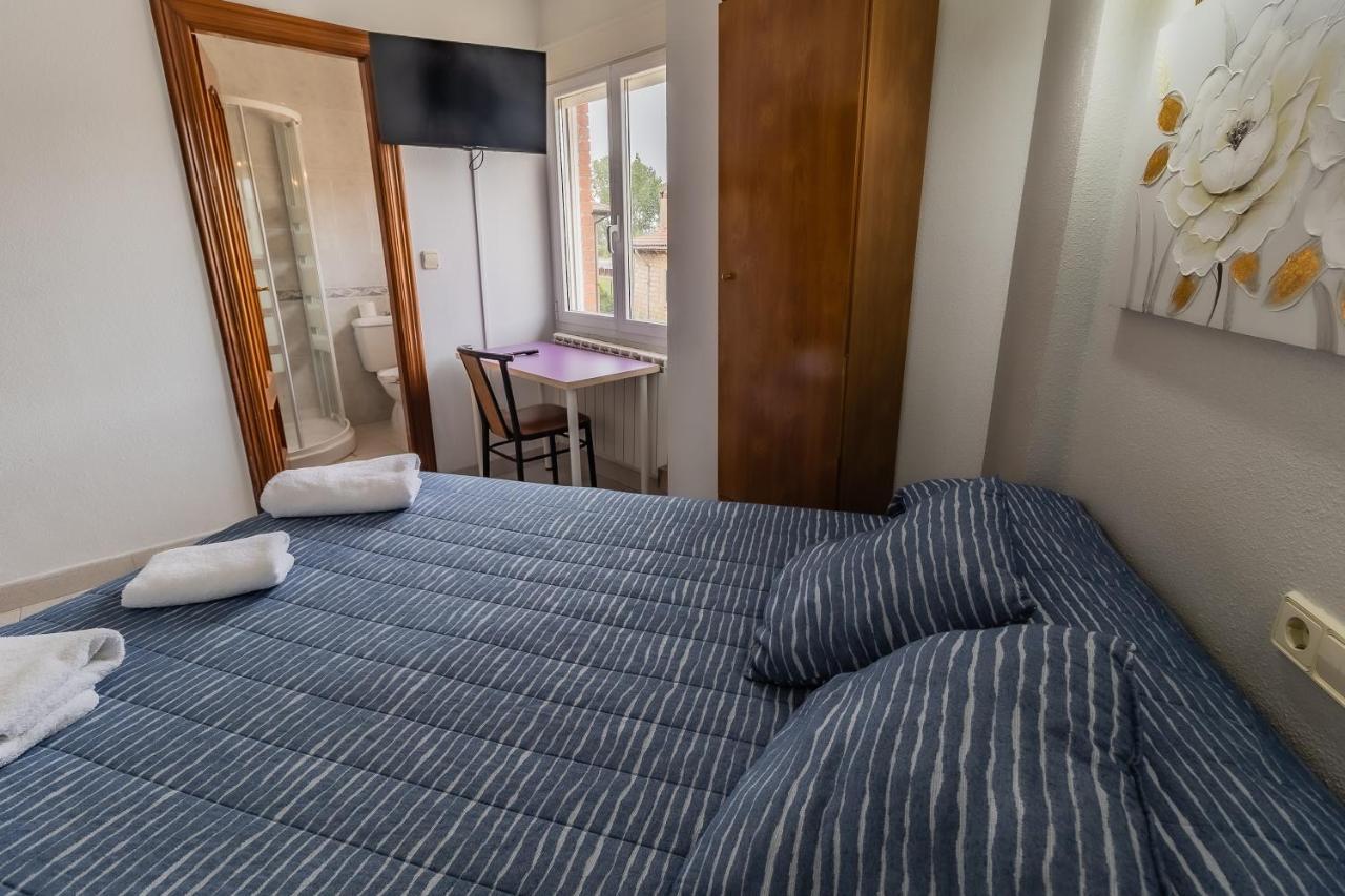Villalonquéjar Hostal - Restaurante La Buena Villa By Vivere Stays מראה חיצוני תמונה