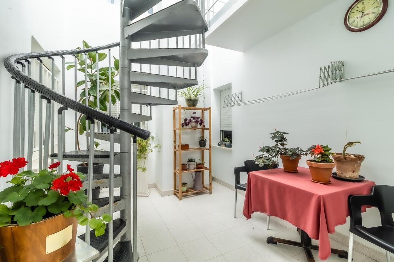 Villalonquéjar Hostal - Restaurante La Buena Villa By Vivere Stays מראה חיצוני תמונה