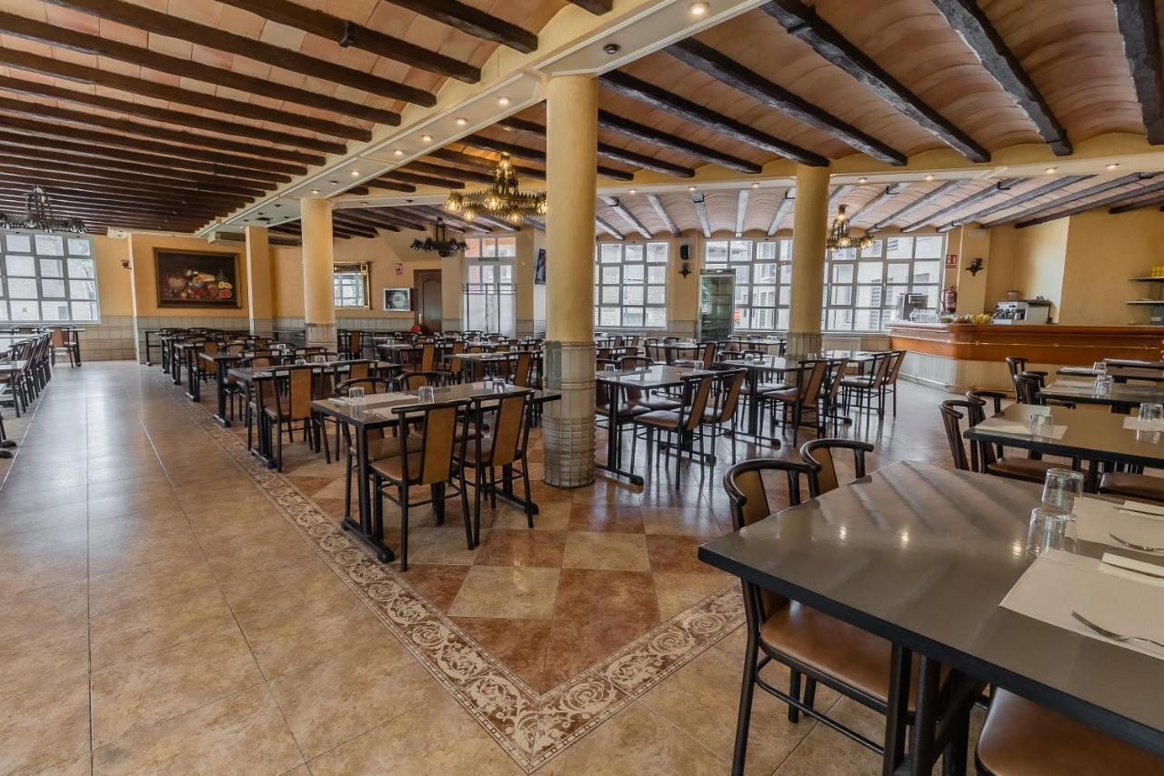 Villalonquéjar Hostal - Restaurante La Buena Villa By Vivere Stays מראה חיצוני תמונה