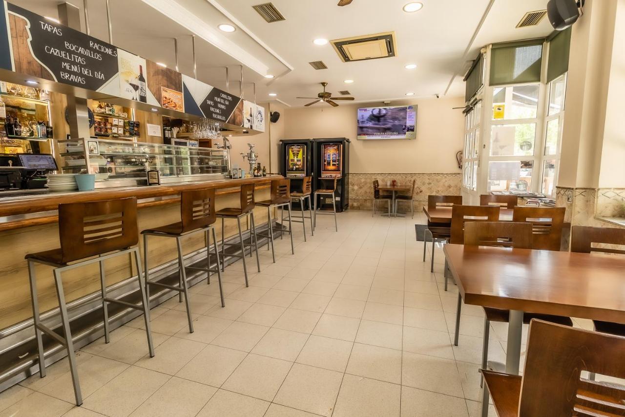 Villalonquéjar Hostal - Restaurante La Buena Villa By Vivere Stays מראה חיצוני תמונה