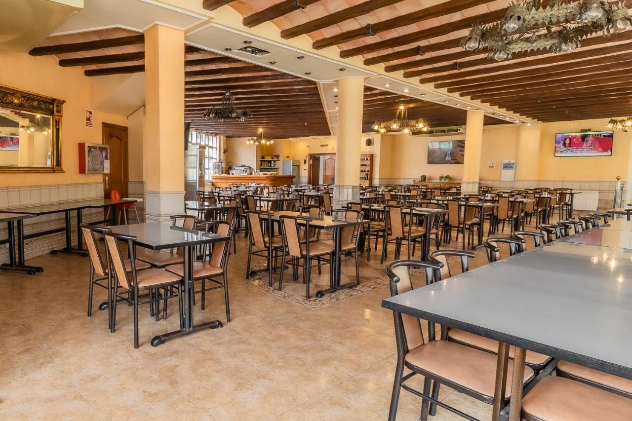 Villalonquéjar Hostal - Restaurante La Buena Villa By Vivere Stays מראה חיצוני תמונה